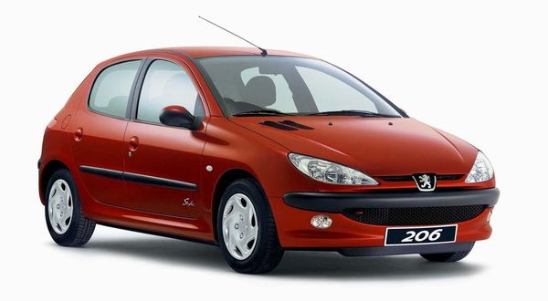   / Peugeot 206